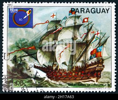 PARAGUAY - UM 1980: Eine in Paraguay gedruckte Briefmarke zeigt den Großen Harry von Cruickshank, Segelschiff, um 1980 Stockfoto