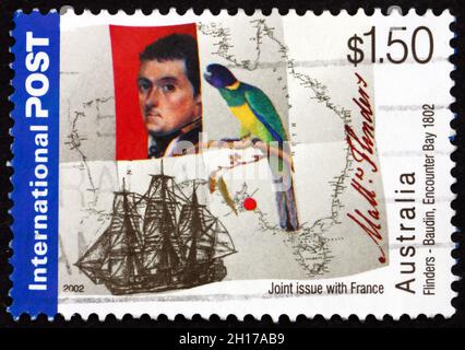 AUSTRALIEN - UM 2002: Eine in Australien gedruckte Marke zeigt eine Karte mit Schiff, Flinders und Port Linkoln Papagei, um 2002 Stockfoto