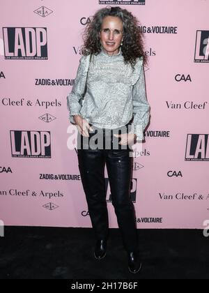 Beverly Hills, Usa. Oktober 2021. BEVERLY HILLS, LOS ANGELES, KALIFORNIEN, USA - 16. OKTOBER: Die Schauspielerin Andie MacDowell kommt im Los Angeles an Tanzprojekt 2021 Gala - unvergesslicher Abend unter den Sternen im Pritzker Estate am 16. Oktober 2021 in Beverly Hills, Los Angeles, Kalifornien, USA. (Foto: Xavier Collin/Image Press Agency/Sipa USA) Quelle: SIPA USA/Alamy Live News Stockfoto