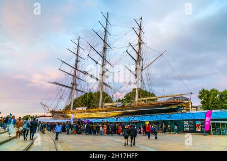 Das Cutty Sark Tee-Klipper-Museum bei Sonnenuntergang in Greenwich, London, England Stockfoto