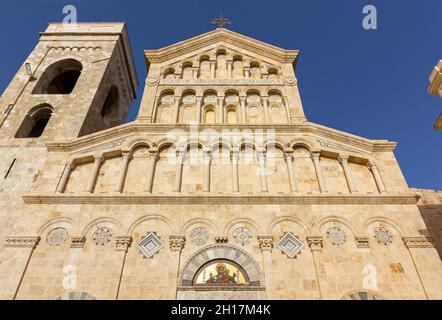 Reich verzierte Fassade der Kathedrale Santa Maria Assunta in Cagliari, Italien Stockfoto