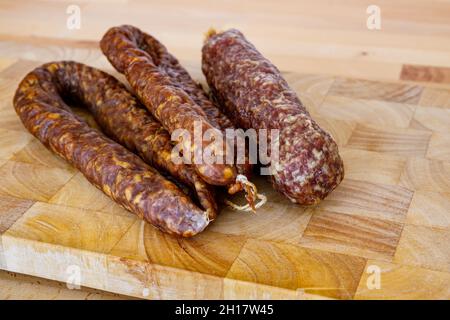 Eine traditionelle hessische Räucherwurst Stockfoto