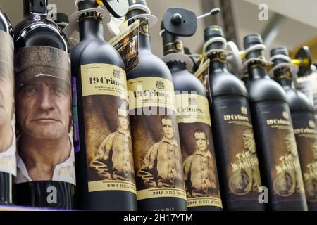 Wolzhsky, Russland-21. September 2021: Wein 19 Verbrechen, Rotweine. Die Marke wird von Baileys von Glenrowan Wines aus Südost-Australien produziert. Stockfoto