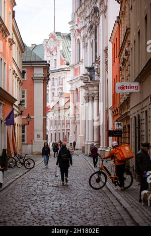 Posen, Polen - Straßen rund um die Altstadt in der Altstadt Posen.. Wahrzeichen, Menschen und Stadtbild. Stockfoto