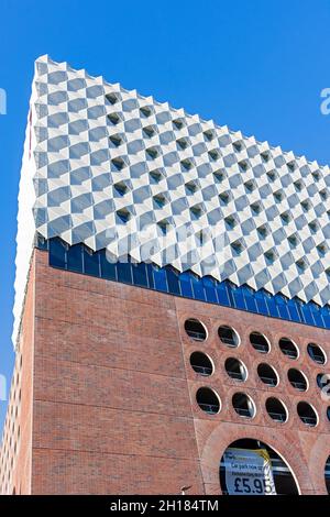 The Circle Square Parkhaus und Premier Inn, Manchester, England, Großbritannien, Stockfoto