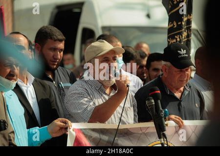 Gaza, Palästina. Oktober 2021. Die Bewegung des Islamischen Dschihad organisierte am 17. Oktober 2021 einen Sitz vor dem Beit Hanoun 'Erez' Grenzübergang im Norden des Gazastreifens, in Solidarität mit den palästinensischen Gefangenen in israelischen Gefängnissen. Foto von Ramez Habboub/ABACAPRESS.COM Quelle: Abaca Press/Alamy Live News Stockfoto