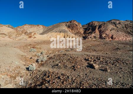 Felsformationen in den Badlands des Artist's Drive im Death Valley. Death Valley National Park, Kalifornien, USA. Stockfoto