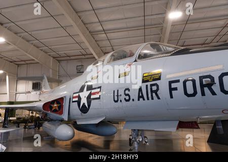 Ein McDonnell F-101B Voodoo Supersonic Jet Fighter im Hill Aerospace Museum. Stockfoto
