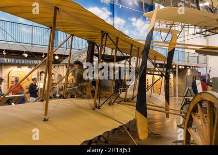 Der Burgess-Wright Model F Flyer 1911 wurde als Flugtrainer vom US Army Signal Corps eingesetzt. Hill Aerospace Museum. Stockfoto