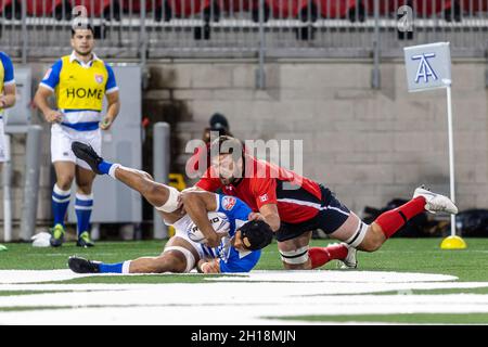 Toronto, Kanada, 16. Oktober 2021: Mason Flesch (blau-weiß) versucht es beim Rugby-Rallye-Spiel gegen Atlantic Selects im York Stadium in Toronto, Kanada. Toronto Arrows besiege Alantic Selects mit 57-10 Punkten Stockfoto