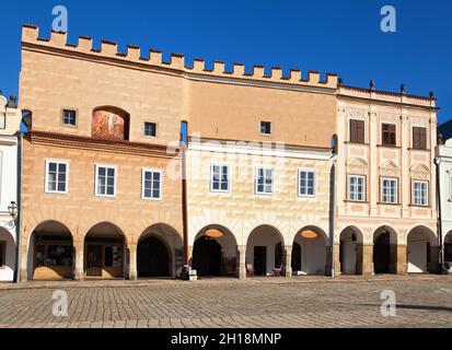 Blick vom Telc Stadtplatz mit bunten Renaissance- und Barockhäusern, UNESCO-Stadt in Tschechien Stockfoto