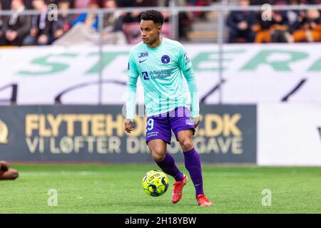 Farum, Dänemark. Oktober 2021. Paulino (29) aus dem FC Midtjylland beim 3F Superliga-Spiel zwischen dem FC Nordsjaelland und dem FC Midtjylland in Right to Dream Park in Farum, Dänemark. (Foto: Gonzales Photo/Alamy Live News Stockfoto