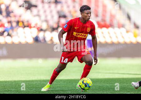 Farum, Dänemark. Oktober 2021. Abu Francis (14) aus dem FC Nordsjaelland beim 3F Superliga-Spiel zwischen dem FC Nordsjaelland und dem FC Midtjylland in Right to Dream Park in Farum, Dänemark. (Foto: Gonzales Photo/Alamy Live News Stockfoto