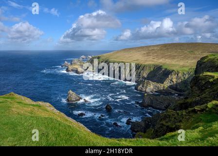 Blick von oben auf das Hermaness National Nature Reserve, Unst, Shetland, Schottland, Großbritannien Stockfoto