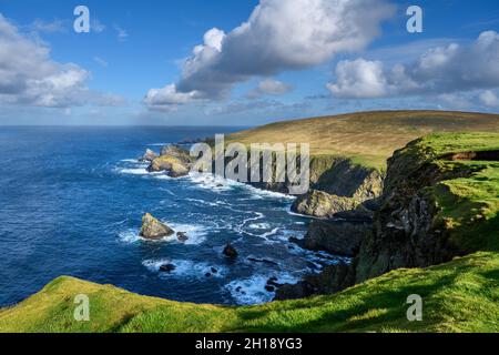 Blick von oben auf Hermaness National Nature Reserve, Unst, Shetland, Shetland Islands, Schottland, VEREINIGTES KÖNIGREICH Stockfoto