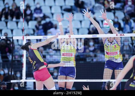 Rom, Italien. Oktober 2021. Pala Eur, Rom, Italien, 17. Oktober 2021, Imoco Volley Conegliano Wall während Acqua&Sapone Roma Volley Club vs Imoco Volley Conegliano - Volleyball Italienische Serie A1 Frauenspiel Credit: Live Media Publishing Group/Alamy Live News Stockfoto