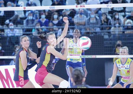 Rom, Italien. Oktober 2021. Pala Eur, Rom, Italien, 17. Oktober 2021, Paola Egonu (Volley Conegliano) während des Acqua&Sapone Roma Volley Club gegen Imoco Volley Conegliano - Volleyball Italienische Serie A1 Frauenspiel Credit: Live Media Publishing Group/Alamy Live News Stockfoto