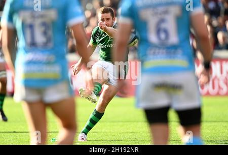 Brentford, Großbritannien. Oktober 2021. Premiership Rugby. London Irish V Gloucester. Brentford Community Stadium. Brentford. Paddy Jackson (London Irish) tritt an. Kredit: Sport In Bildern/Alamy Live Nachrichten Stockfoto