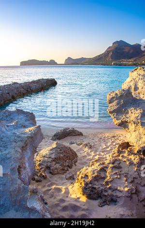 Berühmte Sandstrand von Falasarna im Norden westlich von Chania, Kreta, Griechenland. Stockfoto