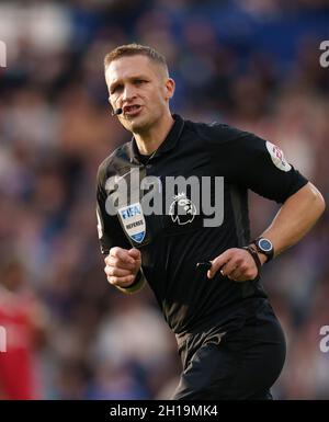 Leicester, Großbritannien. Oktober 2021. Schiedsrichter Craig Pawson während des Premier League-Spiels zwischen Leicester City und Manchester United am 16. Oktober 2021 im King Power Stadium, Leicester, England. Foto von Andy Rowland. Quelle: Prime Media Images/Alamy Live News Stockfoto