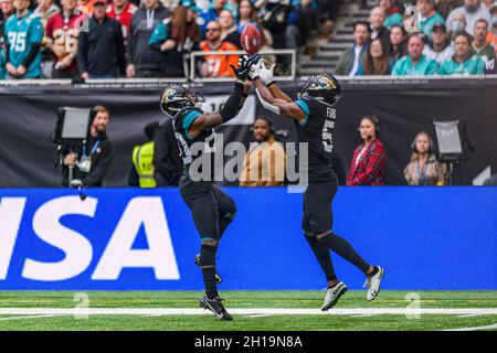 LONDON, Großbritannien. 17. Oktober 2021. Während der NFL 2021 London Series - Miami Dolphins vs Jacksonville Jaguars im Tottenham Hotspur Stadium am Sonntag, den 17. Oktober 2021. LONDON, ENGLAND. Kredit: Taka Wu/Alamy Live Nachrichten Stockfoto