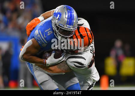 Cincinnati Bengals linebacker Joe Bachie (49) runs for the play during ...