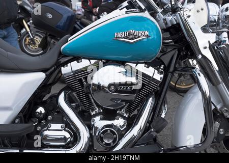 dh Harley Davidson 103 MOTORRAD UK Motorräder Benzintank mit Logo Motorräder Motor Motorrad Nahaufnahme Stockfoto
