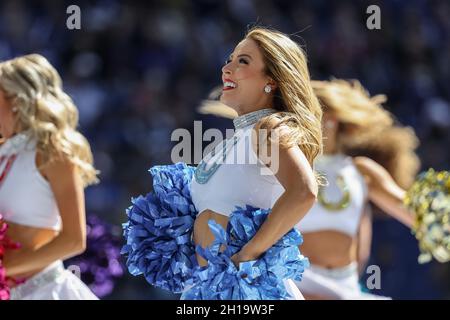 Indianapolis, Indiana, USA. Oktober 2021. Indianapolis Colts Cheerleader in Aktion während des Spiels zwischen den Houston Texans und den Indianapolis Colts im Lucas Oil Stadium, Indianapolis, Indiana. (Bild: © Scott Stuart/ZUMA Press Wire) Stockfoto