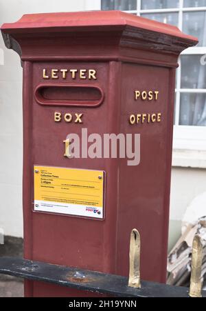 dh Victorian Post Office BRIEFKASTEN GUERNSEY älteste noch in Gebrauch Briefkasten in UK Red Säule Boxen Briefkasten Stockfoto