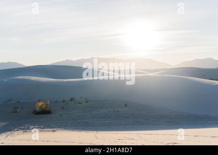 Camper im White Sands National Park in New Mexico. Stockfoto