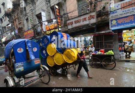 Die pulsierenden Märkte im Chawk Bazar in Dhaka, Bangladesch. Stockfoto