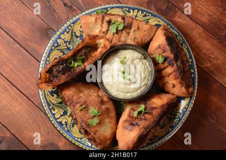 Arayes - Kebab in einer gebackenen Pita. Traditionelle arabische Küche Stockfoto