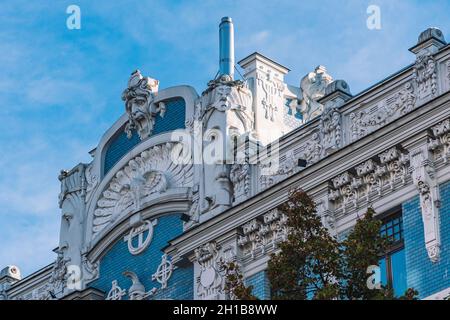 Jugendstil-Architektur, Fassade des Jugendstilgebäudes des Architekten Eisenstein in der Elizabetes-Straße in Riga, Lettland, Europa Stockfoto