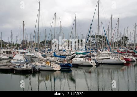 Perros-Guirec Hafen, Cote De Granit Rose, Cotes d'Armor (22), Bretagne, Frankreich Stockfoto