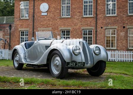 1933 BMW Frazer Nash Oldtimer im Bicester Heritage Center Herbst sonntag Scramble Veranstaltung. Bicester, Oxfordshire, England Stockfoto