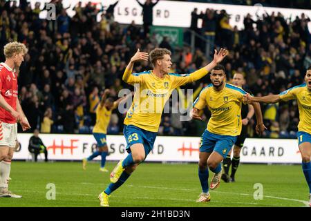 Brondby, Dänemark. , . Christian Cappis (23) von Broendby IF erzielt im 3F Superliga-Spiel zwischen Broendby IF und Vejle Boldklub im Brondby Stadion 3-2 Punkte. (Foto: Gonzales Photo/Alamy Live News Stockfoto