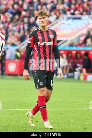 Leverkusen, Deutschland. Oktober 2021. Patrik Schick, Lev 14 im Spiel BAYER 04 LEVERKUSEN - FC BAYERN MÜNCHEN 1-5 1.Deutsche Fußballliga am 17. Oktober 2021 in Leverkusen, Deutschland. Saison 2021/2022, Spieltag 8, 1.Bundesliga, FCB, München, 8.Spieltag. Quelle: Peter Schatz/Alamy Live News Stockfoto