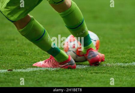 Leverkusen, Deutschland. Oktober 2021. Lukas HRADECKY, Torwart Lev 1 startet im Spiel BAYER 04 LEVERKUSEN - FC BAYERN MÜNCHEN 1-5 1.Deutsche Fußballliga am 17. Oktober 2021 in Leverkusen, Deutschland. Saison 2021/2022, Spieltag 8, 1.Bundesliga, FCB, München, 8.Spieltag. Quelle: Peter Schatz/Alamy Live News Stockfoto