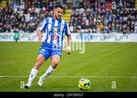 Odense, Dänemark. Oktober 2021. Bashkim Kadrii (8) von ob beim 3F Superliga-Spiel zwischen Odense Boldklub und dem FC Randers im Nature Energy Park in Odense. (Foto: Gonzales Photo/Alamy Live News Stockfoto