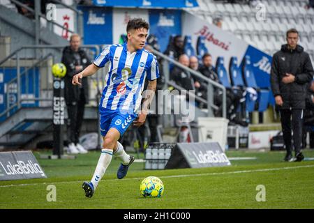 Odense, Dänemark. Oktober 2021. Nichola Mickelson (2) von ob beim 3F Superliga-Spiel zwischen Odense Boldklub und dem FC Randers im Nature Energy Park in Odense. (Foto: Gonzales Photo/Alamy Live News Stockfoto