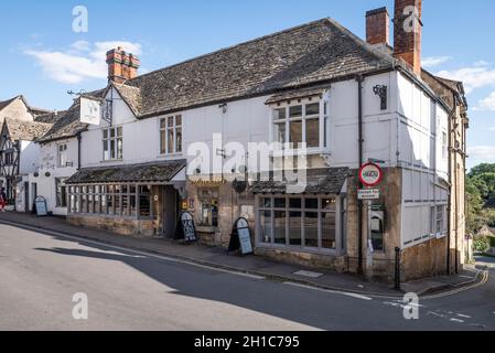 White Hart Inn, ein traditionelles Restaurant in der Hailes Street in der historischen Stadt Winchcombe in Cotswolds. Stockfoto