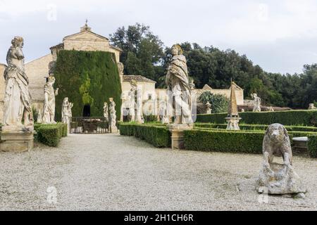 Villa Buonaccorsi sechzehnten Jahrhundert, Park, Garten mit Statuen, Potenza Picena, Marken, Italien, Europa Stockfoto