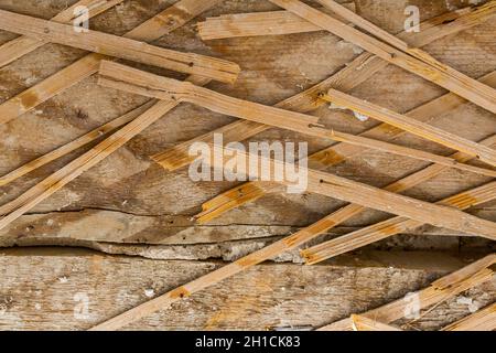 Mattierung Wand in der alten Wohnung vor der neuen Renovierung Stockfoto