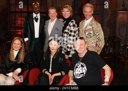 Julia Jentsch, Papis Loveboy, Christoph Kuckelkorn, Paula Beer, Bettina Boettinger, Wolfgang Joop, Markus Krebs, Wolfgang Joop, Koelner Treff (Folge 5 Stockfoto