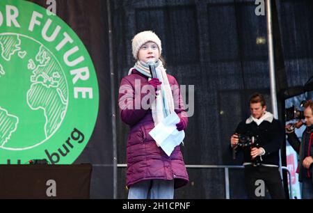 Freitag für die Zukunft - die schwedische Klimaaktivistin Greta Thunberg nimmt am 21. Februar 2020 an einer Demonstration in Hamburg Teil Stockfoto