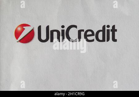 MAILAND, ITALIEN - CIRCA FEBRUAR 2020: Bankunterzeichnung von UniCredit Stockfoto