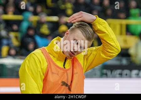 Erling Haaland (Dortmund), 1. BL: 19-20: 24. Spt. BORUSSIA DORTMUND - SC FREIBURG DIE DFL-VORSCHRIFTEN VERBIETEN DIE VERWENDUNG VON FOTOS ALS BILDFOLGEN Stockfoto