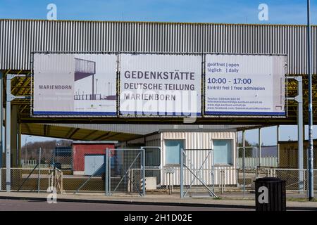 HELMSTEDT-MARIENBORN, 25. MÄRZ 2017: Historisches Grenzübergangsmuseum zwischen West- und Ostdeutschland in Sachsen-Anhalt. Stockfoto