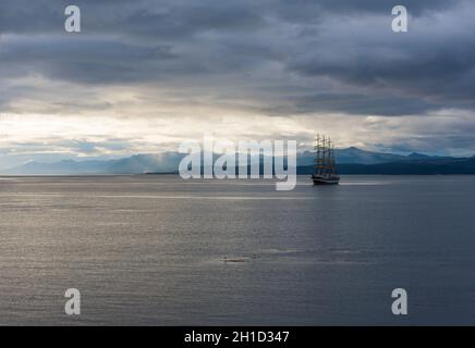 Russisches Hochschiff Pallada im Hafen von Ushuaia, Argentinien Stockfoto