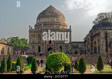 Bada Gumbad und die drei-Kuppel-Moschee Stockfoto